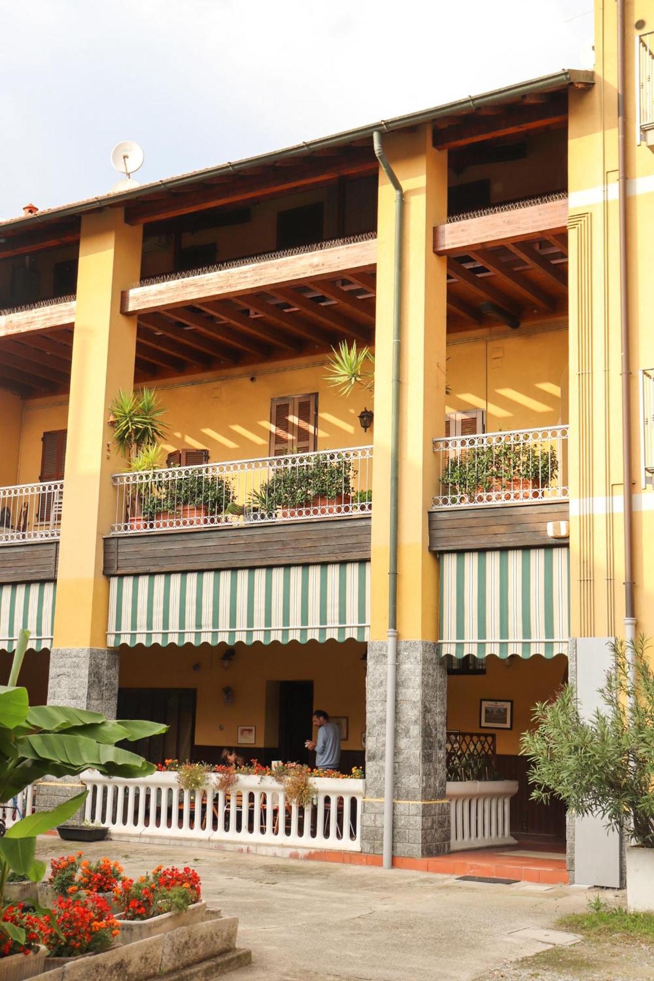 La Corte Di Brusuglio Apartments Cormano Exterior foto
